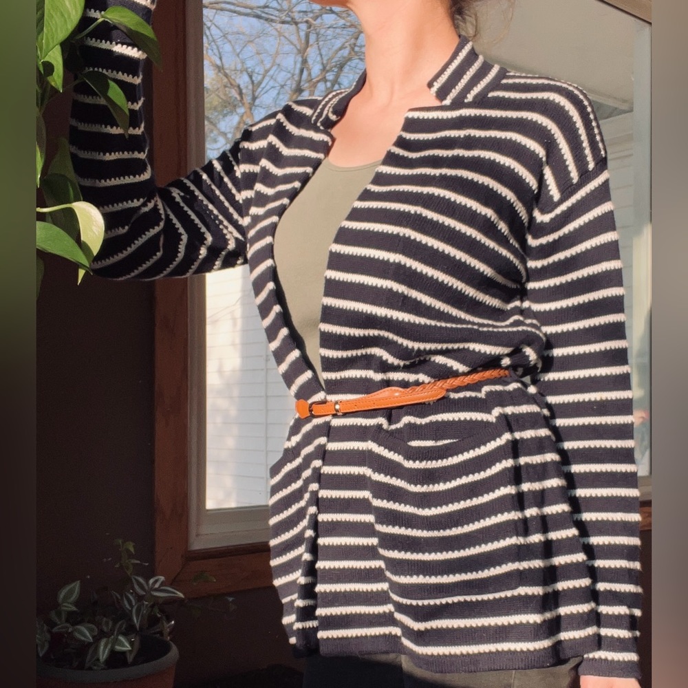 Adorable scalloped stripe knit Talbots Petite Small Cardigan Navy and White